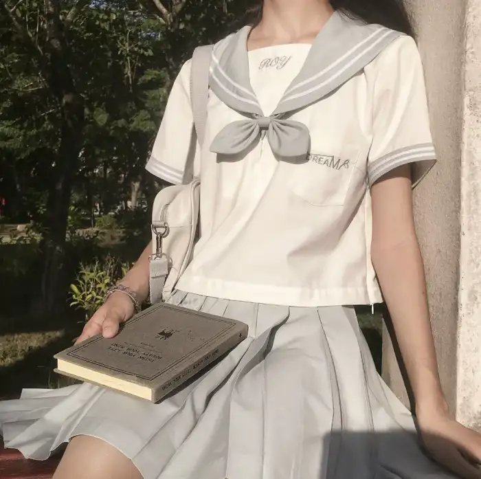 花圃里的蝴蝶